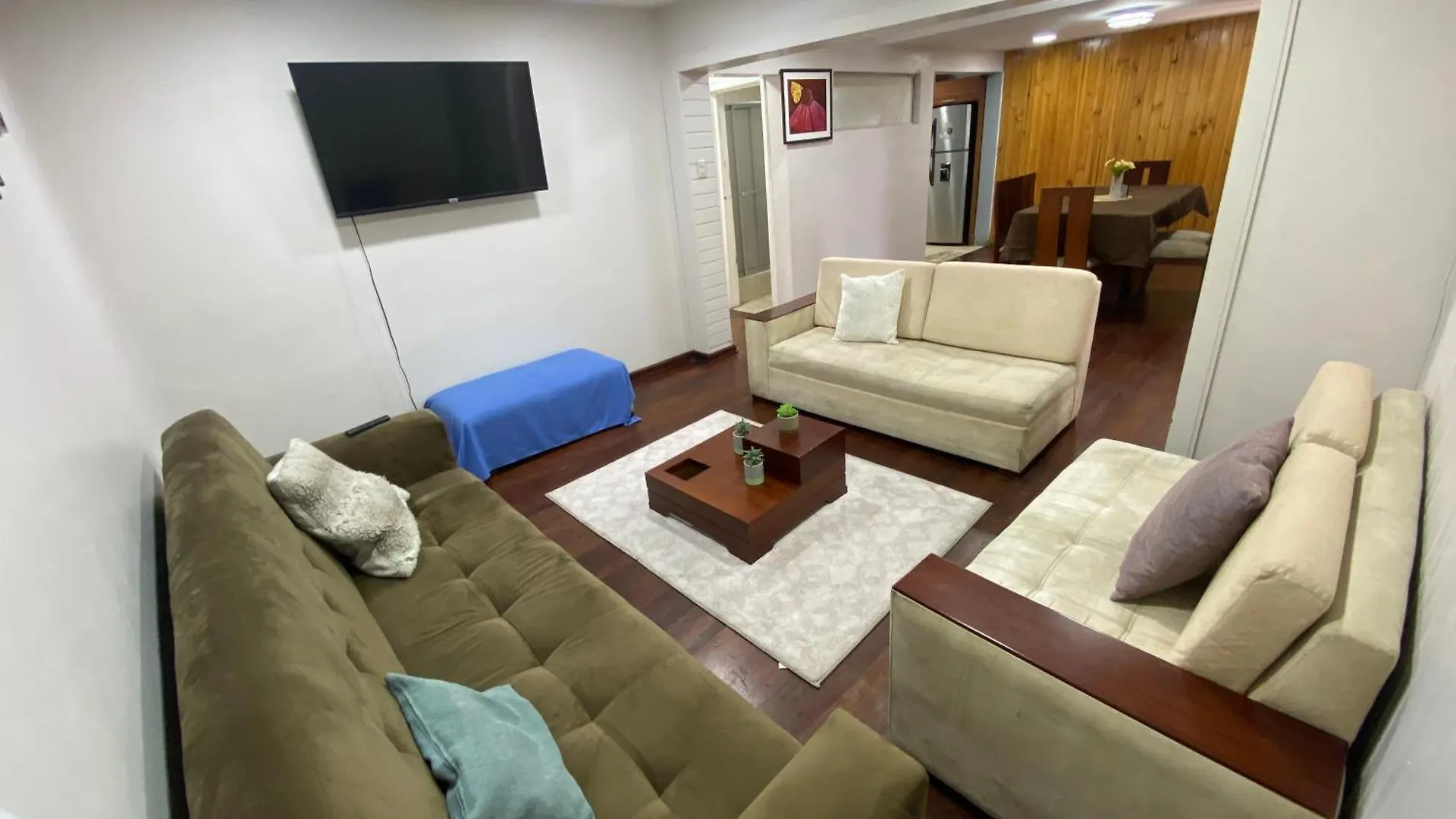 Iii-Enorme Departamento En El Centro Historico De Cuenca Para Grupo De 10 Personas Lägenhet